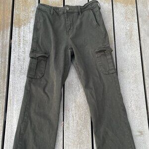 Women's Green Cargo Pants - Like New!